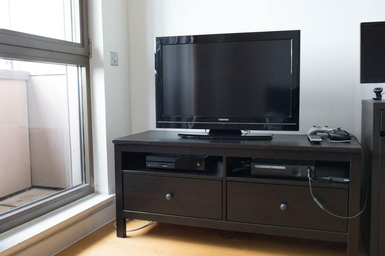 Modern 1 Bedroom Apartment In E1 With Great Views Londres Extérieur photo